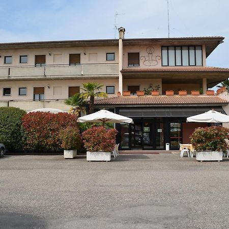 Hotel Pilotto ペスキエーラ・デル・ガルダ エクステリア 写真