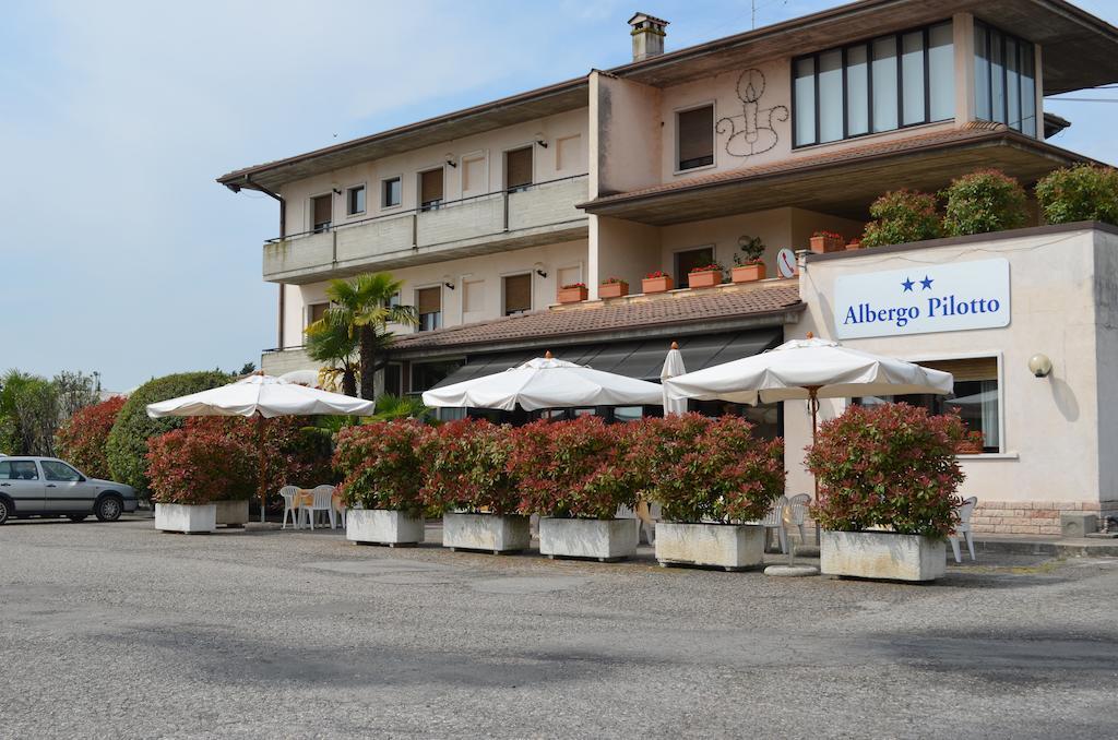Hotel Pilotto ペスキエーラ・デル・ガルダ エクステリア 写真