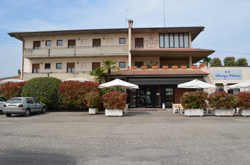 Hotel Pilotto ペスキエーラ・デル・ガルダ エクステリア 写真